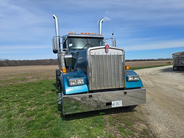 2007-kenworth-w900-image-19