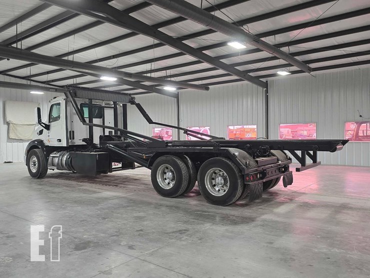 2016-peterbilt-579-image-4