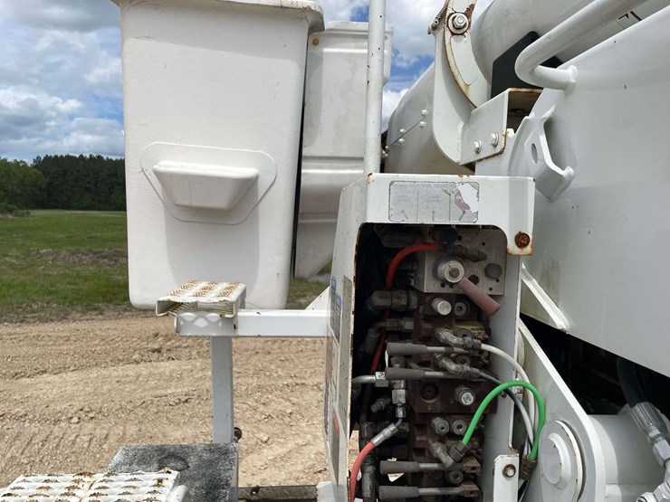 2008-international-durastar-4300-image-17