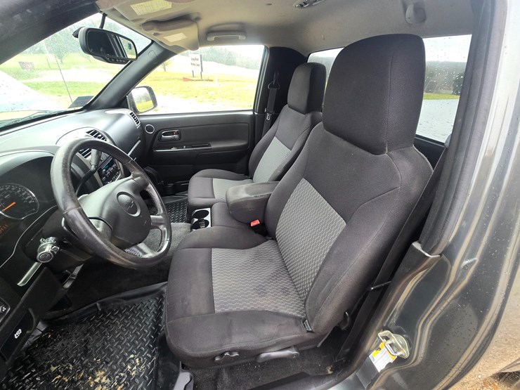 2011-chevrolet-colorado-image-31