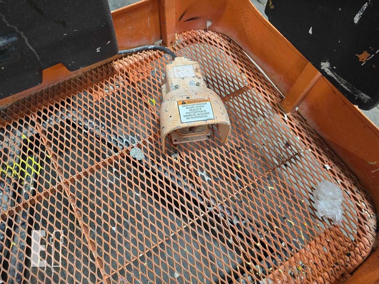 2015-jlg-e400ajpn-image-11