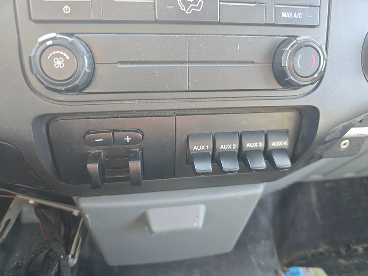 2016-ford-f550-image-44