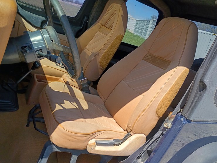 1993-jeep-wrangler-image-31