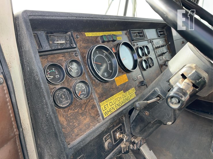 1995-kenworth-t800-image-57