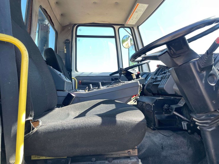 2003-sterling-sc8000-image-18