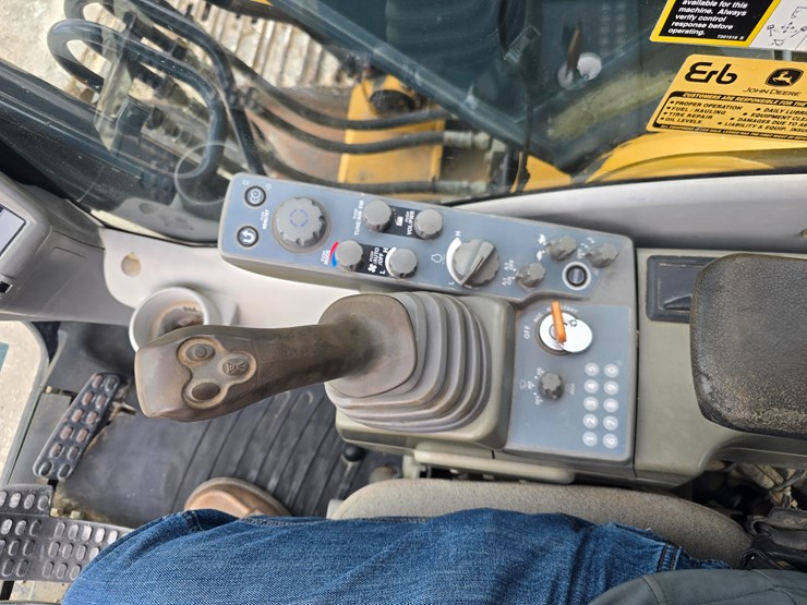 2014-deere-160g-lc-image-76