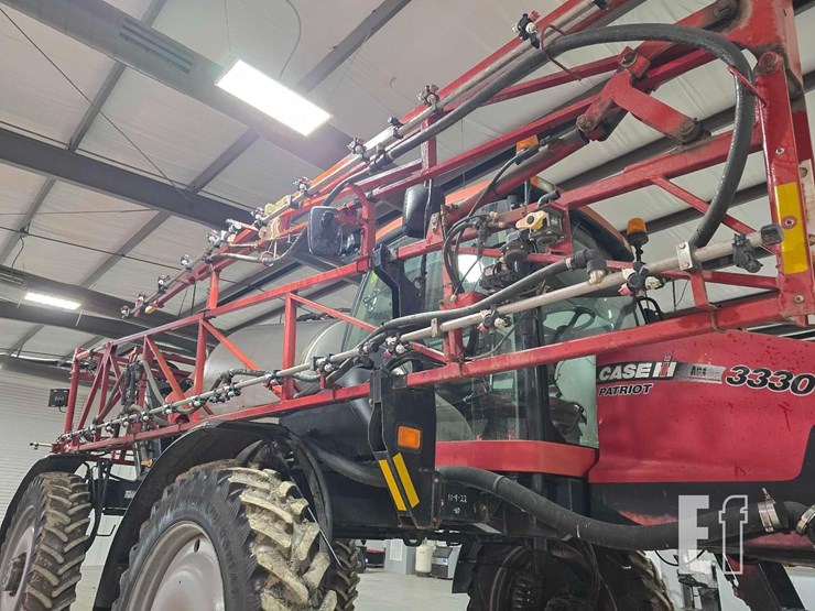 case-ih-patriot-3330-image-14