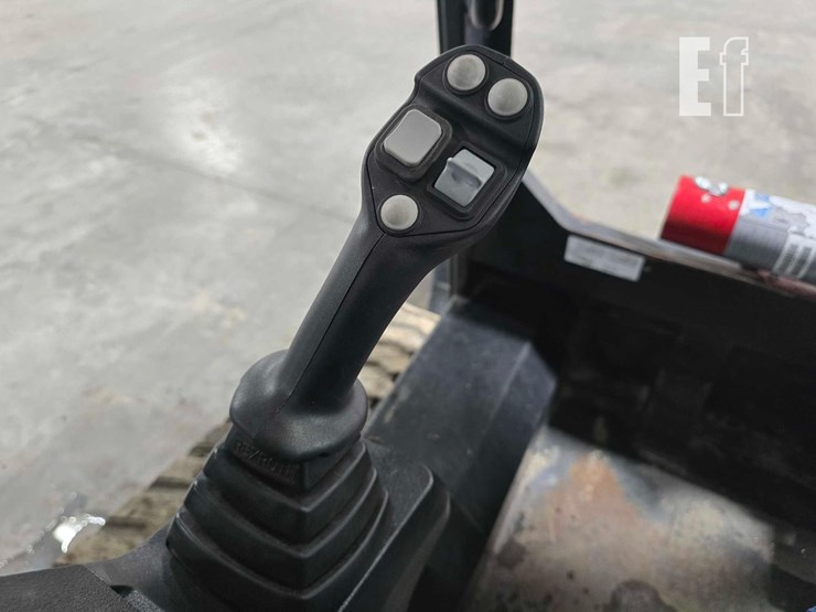 2020-jcb-3ts-8t-image-17