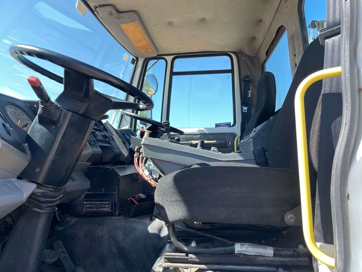 2003-sterling-sc8000-image-10