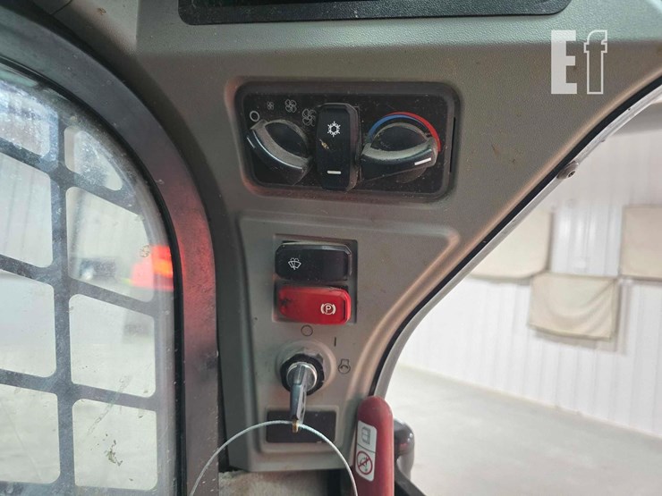 caterpillar-262d3-image-17