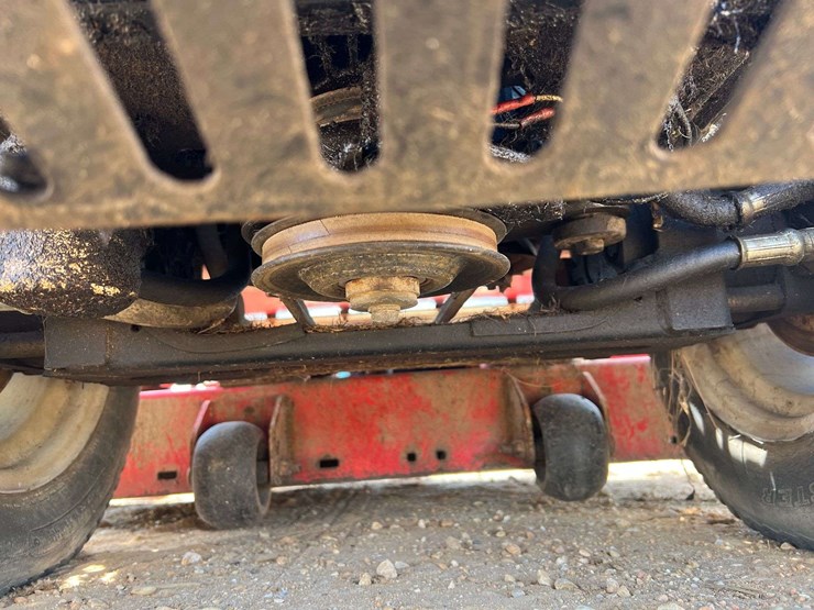 gravely-148z-48"-cut-zero-turn-mower-(1,728-hours)-image-17