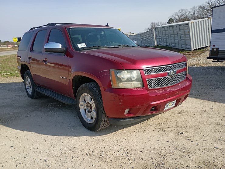 2010-chevrolet-tahoe-image-13