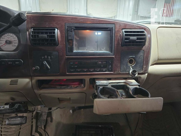 2005-ford-f250-lariat-image-14