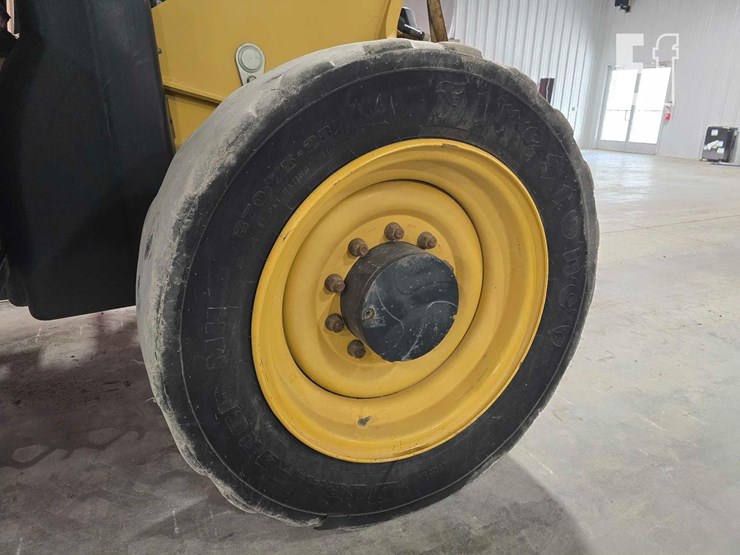 2013-caterpillar-tl943c-image-29