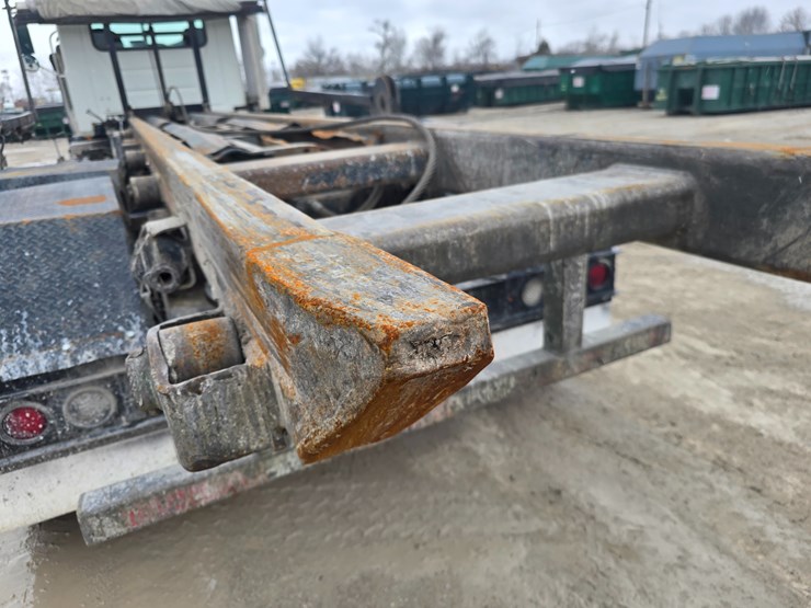 #22591-•-2007-mack-cv713-granite-roll-off-truck-image-76