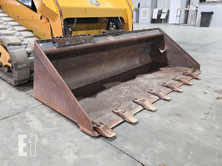 2023-caterpillar-259d3-image-10