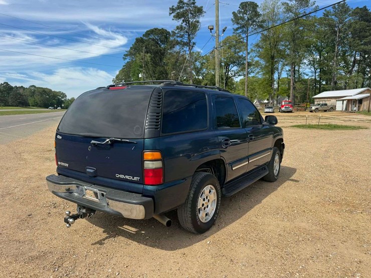 2005-chevrolet-tahoe-image-11