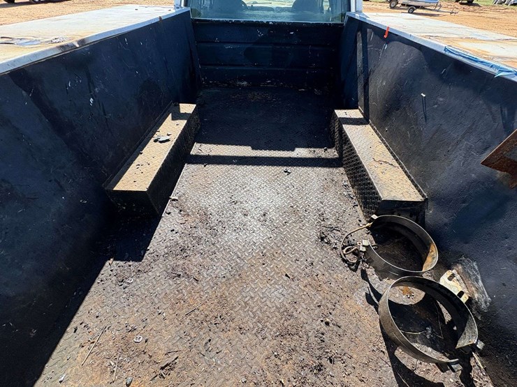 1999-chevrolet-silverado-3500-image-22