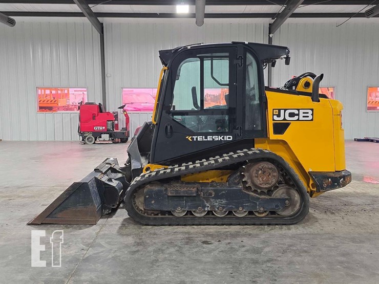 2022-jcb-3ts-8t-image-5