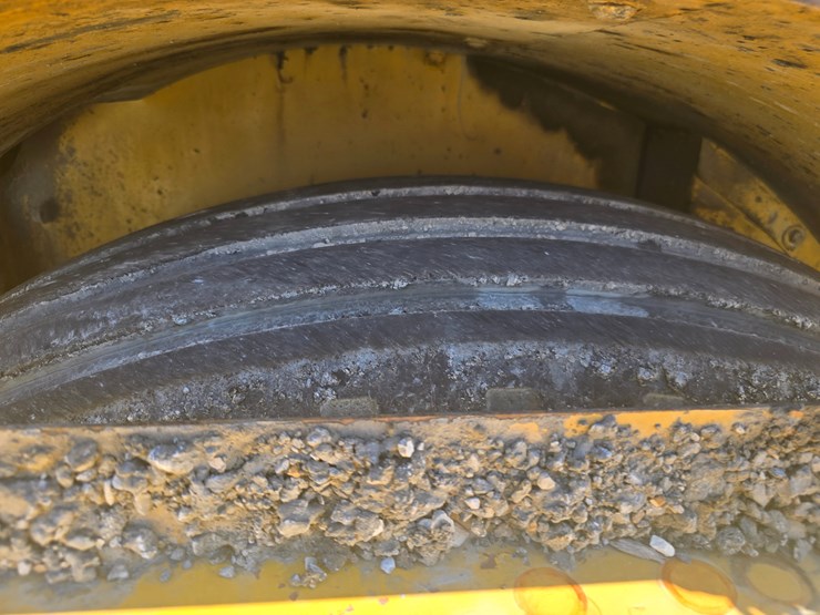 2006-caterpillar-ap-1000d-image-57