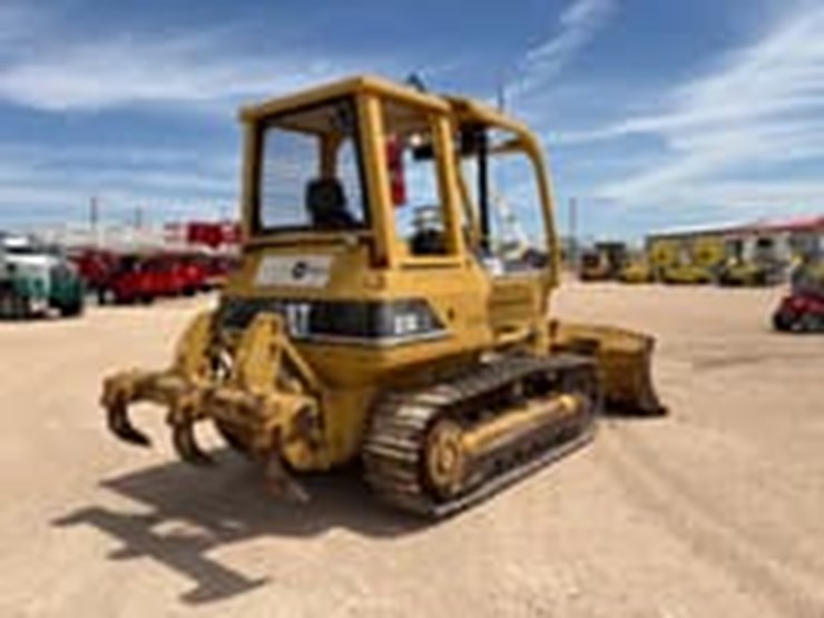 2006-caterpillar-d3g-image-6