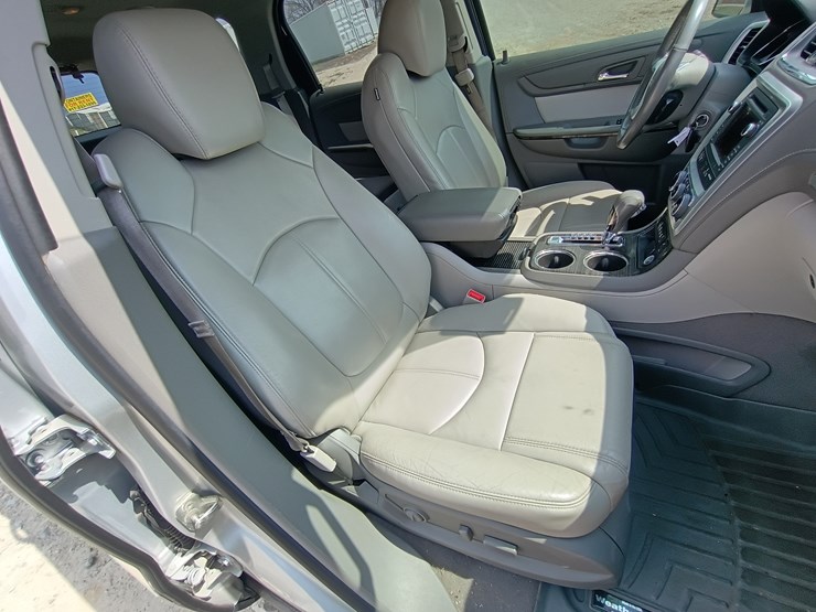 2017-gmc-acadia-image-35