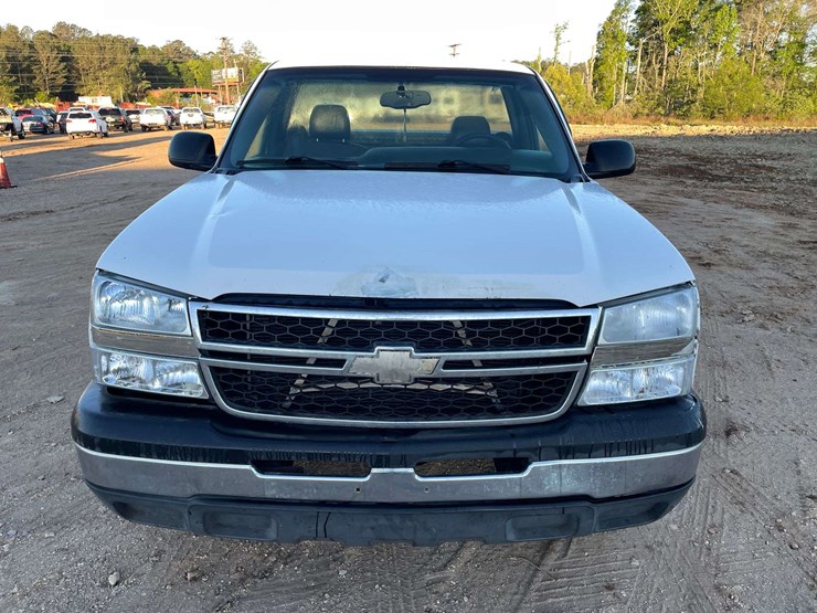 2005-chevrolet-silverado-1500-image-5