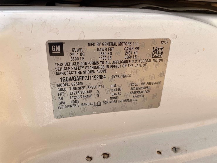 2018-chevrolet-express-2500-image-27