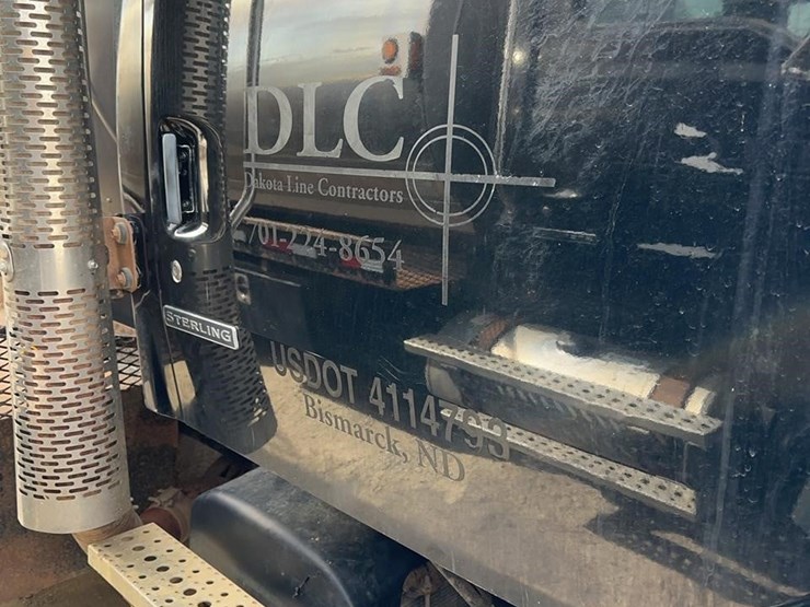 2005-sterling-lt9500-image-23