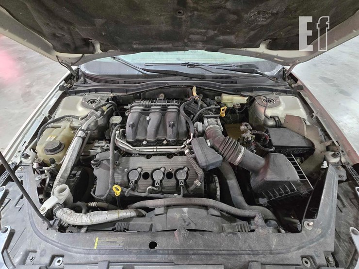 2010-ford-fusion-image-16