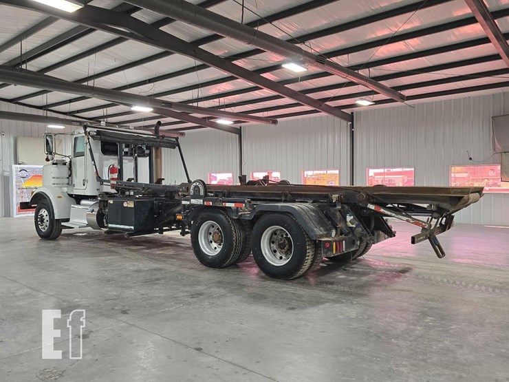 2017-peterbilt-367-image-4