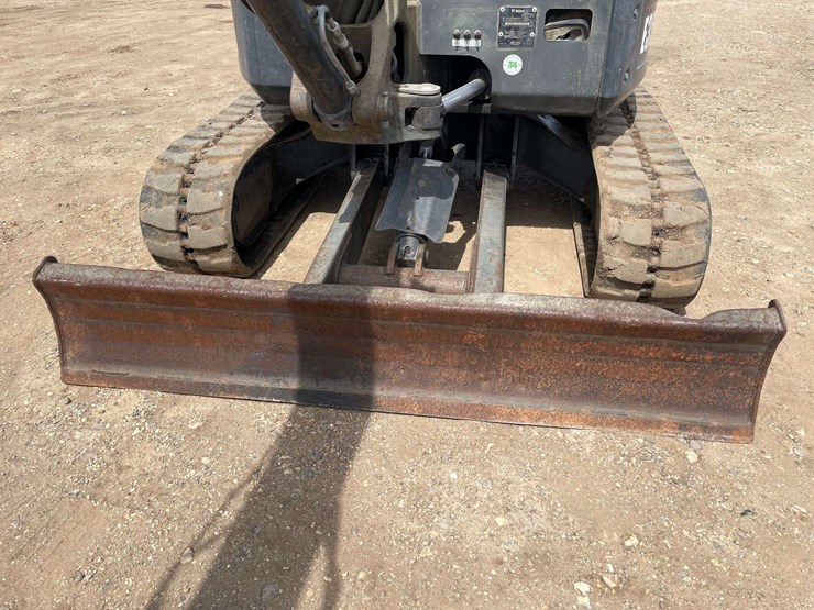 2011-bobcat-e35-image-13