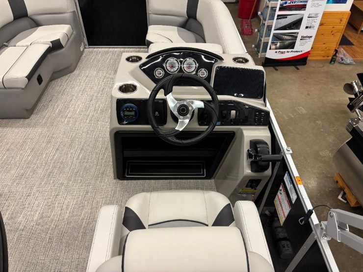 2025-g3-suncatcher-select-18c-pontoon-image-20