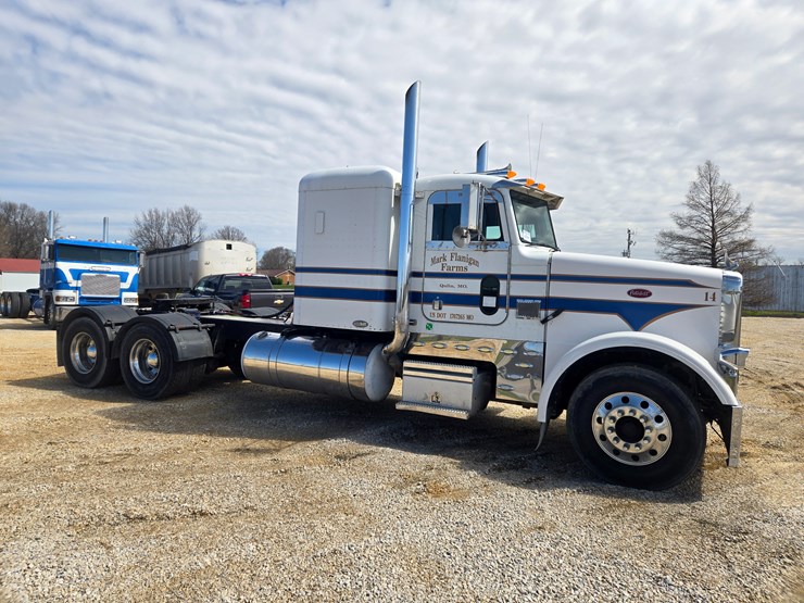 1996-peterbilt-377-image-26