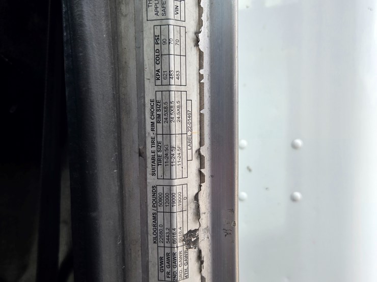 2000-peterbilt-379-image-51