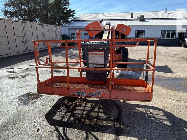 2014-jlg-600s-image-17