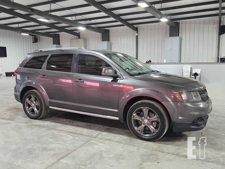 2015-dodge-journey-image-2