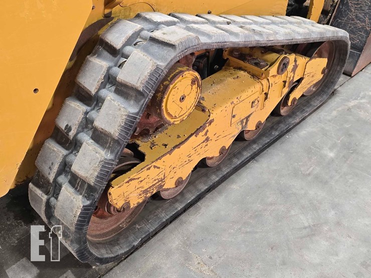 2023-caterpillar-259d3-image-36