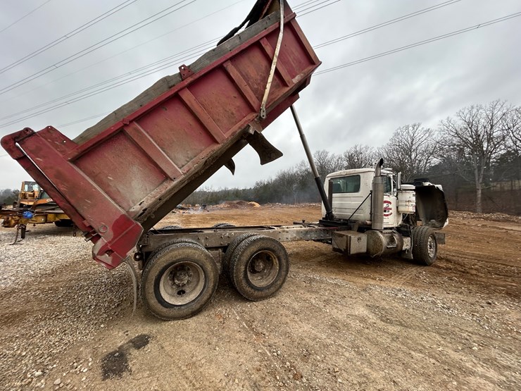 2001-mack-rd688s-image-31