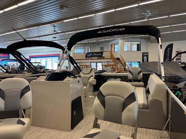 2025-g3-suncatcher-select-18f-pontoon-image-11