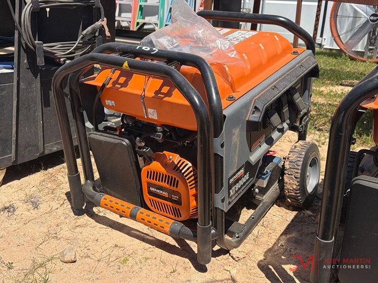 new/unused-generac-xt800e-portable-generator-image-4