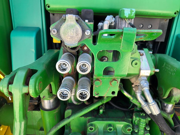 2002-john-deere-6220-image-38