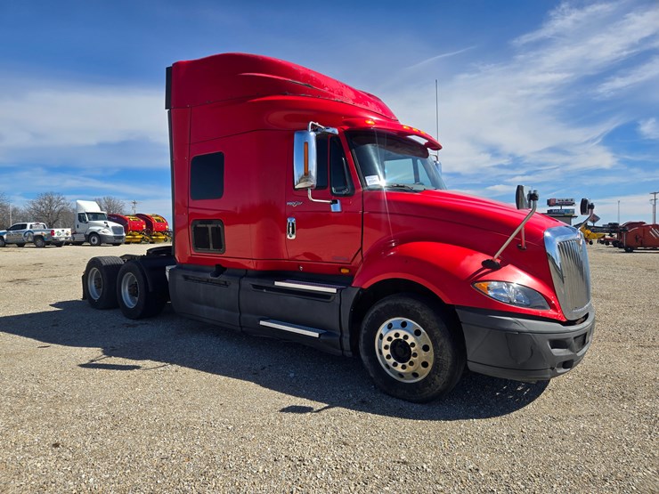 2014-international-prostar-image-25