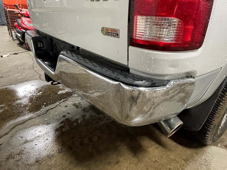 2012-dodge-3500-image-23