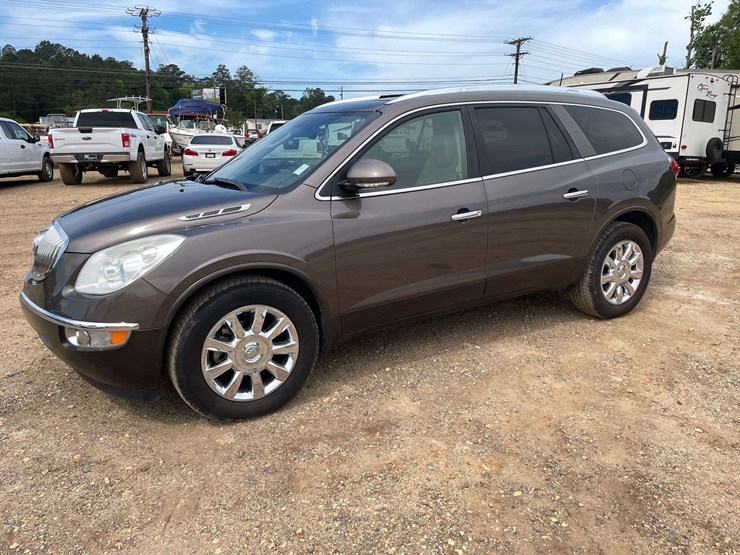 2011-buick-enclave-cxl-image-1