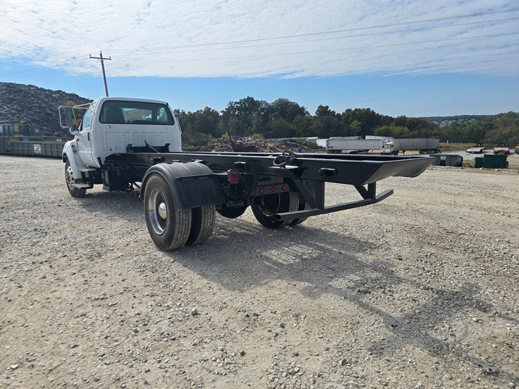 2004-ford-f650-image-16