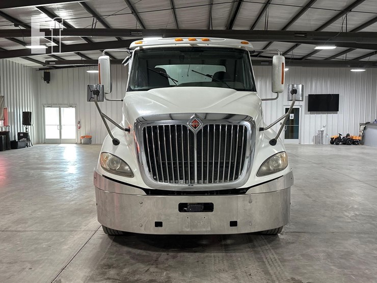 2017-international-prostar-image-7