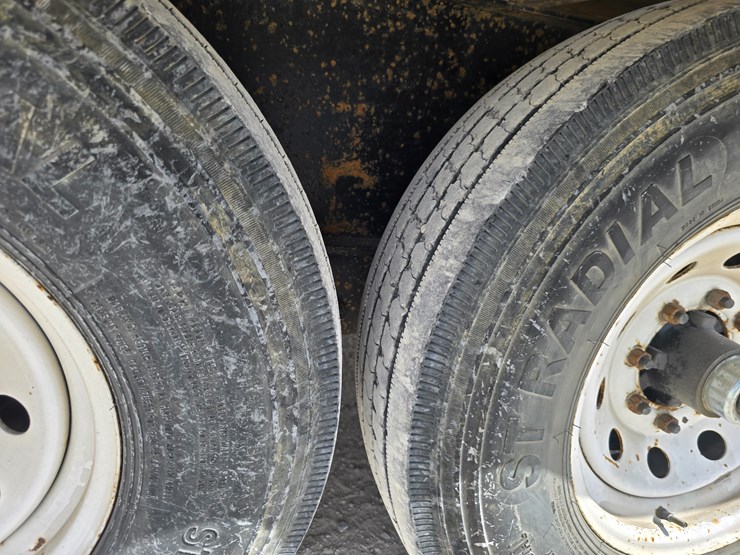 #22628-•-2005-bales-gooseneck-trailer-image-32