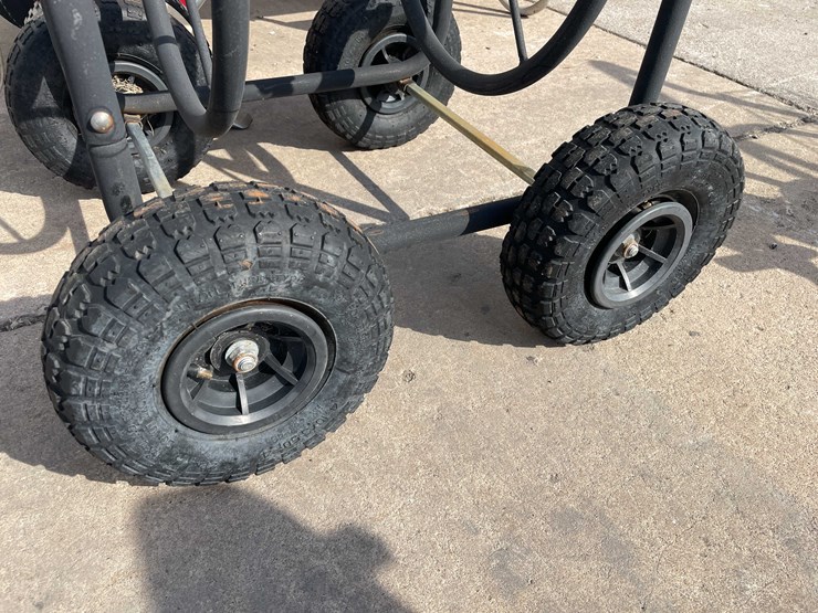 #7022-•-(2)-metal-hose-reels-(o3)-image-15