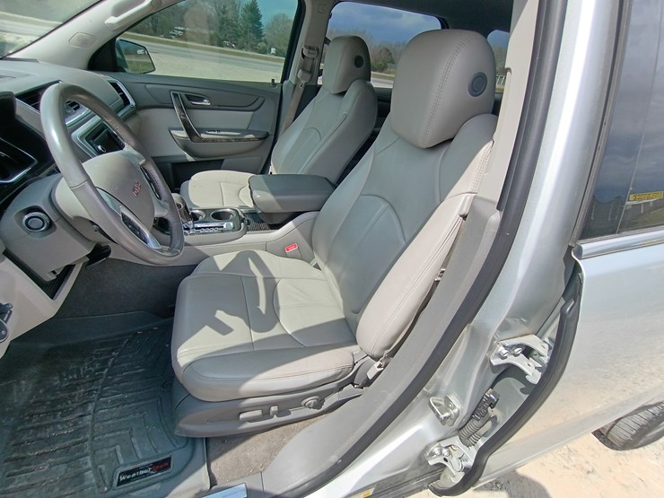 2017-gmc-acadia-image-29